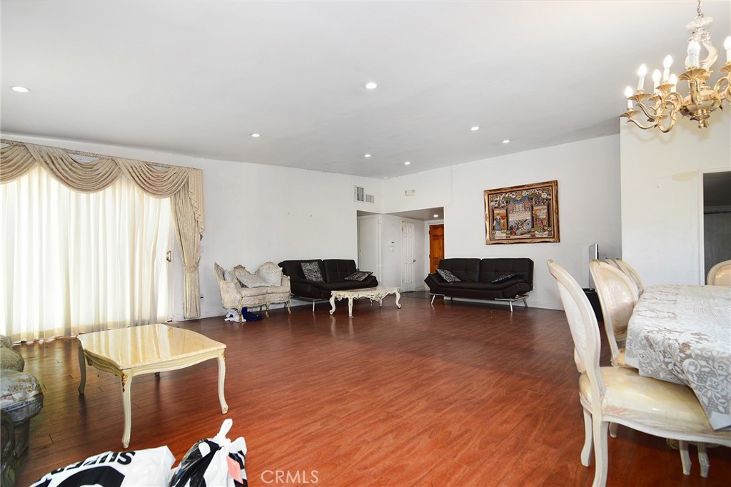 5614 Oso Avenue Property Photo 7