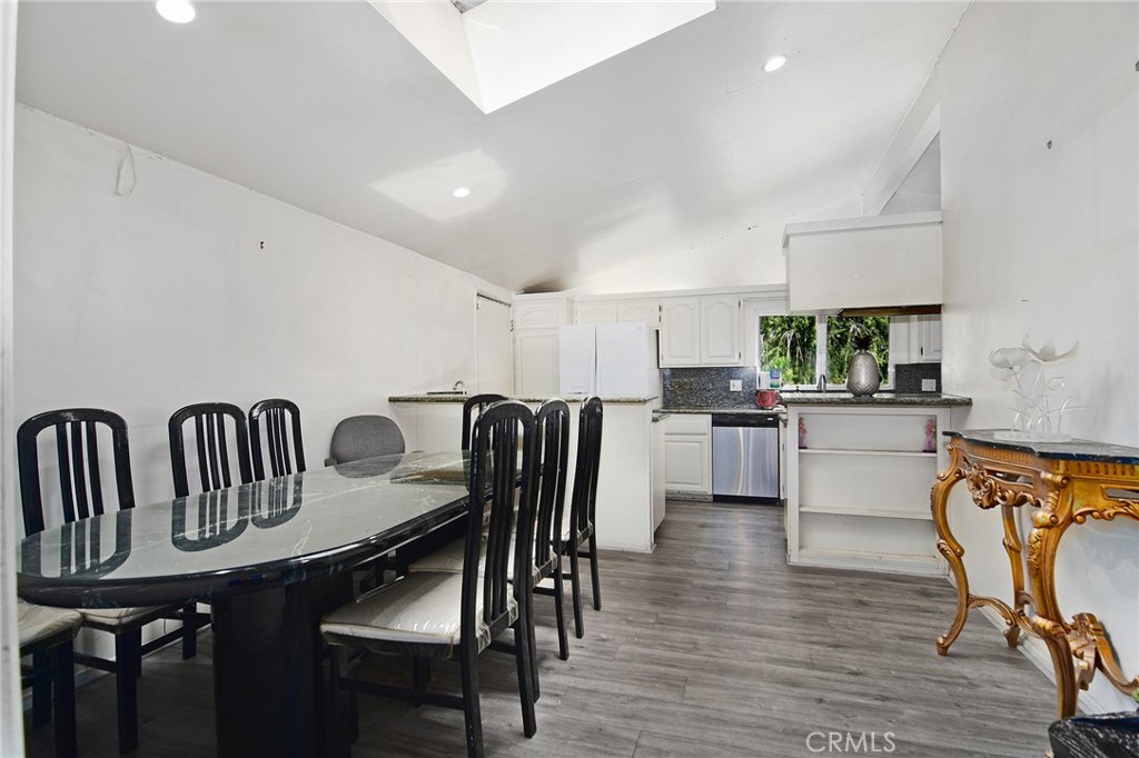 5614 Oso Avenue Property Photo 8