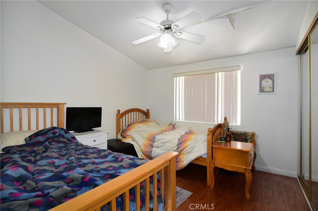 5614 Oso Avenue Property Photo 13
