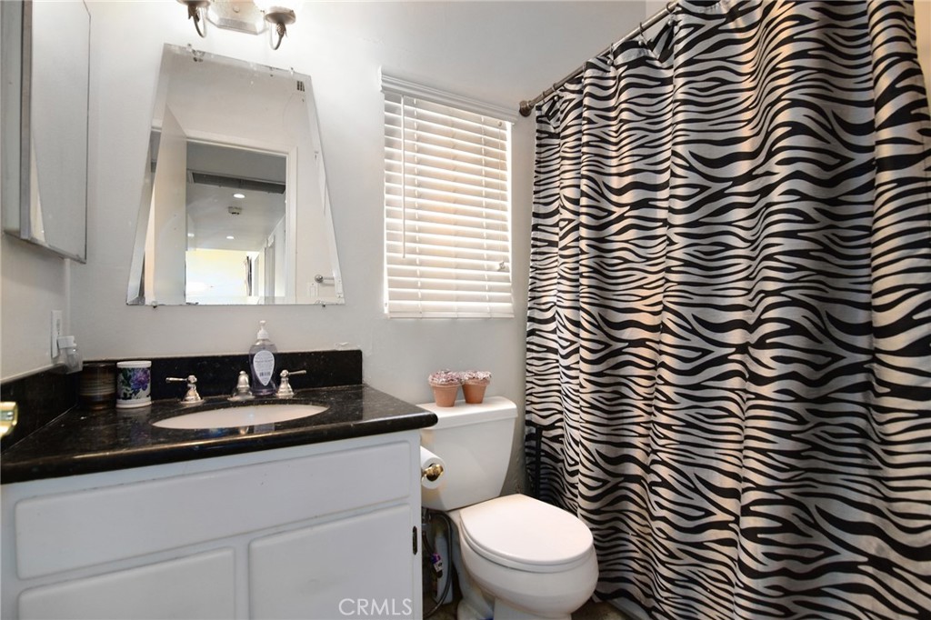 5614 Oso Avenue Property Photo 15