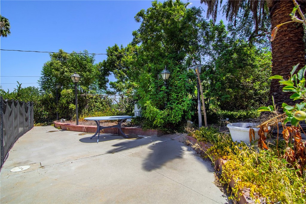 5614 Oso Avenue Property Photo 27
