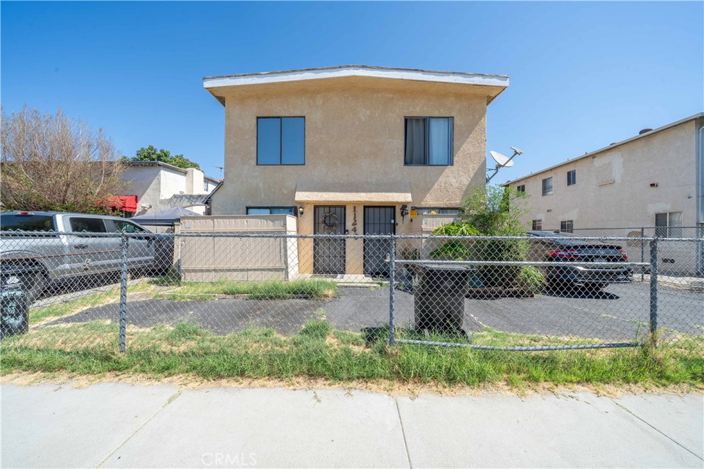 11249 Emelita Street Property Photo 7