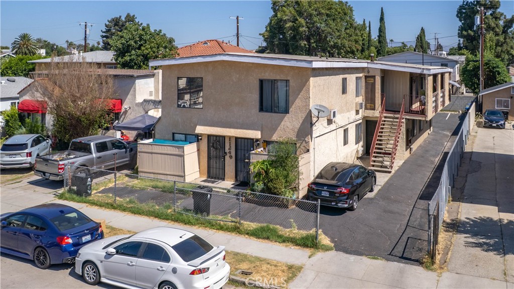 11249 Emelita Street Property Photo 15