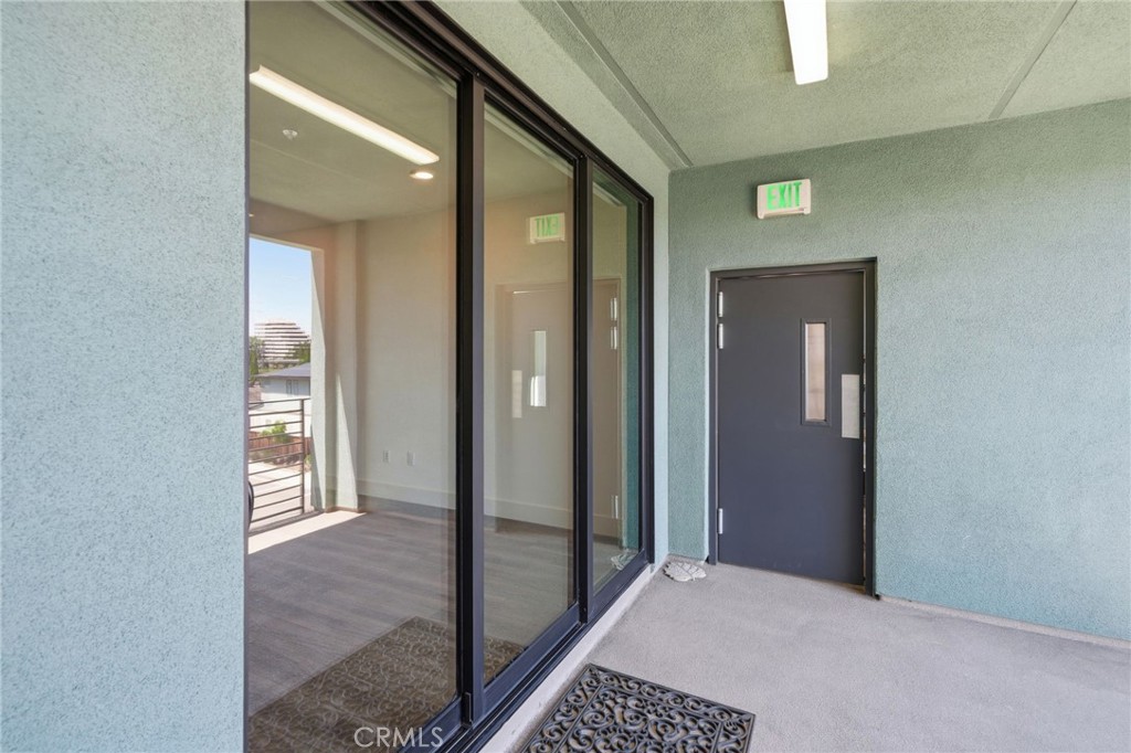 315 Waters Park Circle 10 Property Photo 18