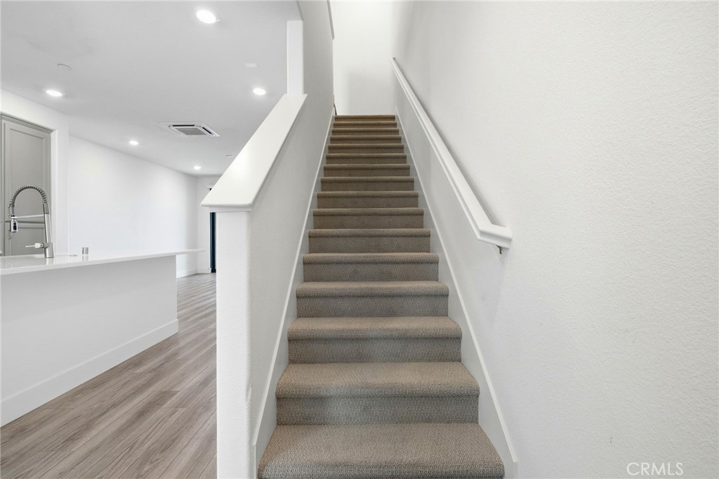 315 Waters Park Circle 10 Property Photo 20