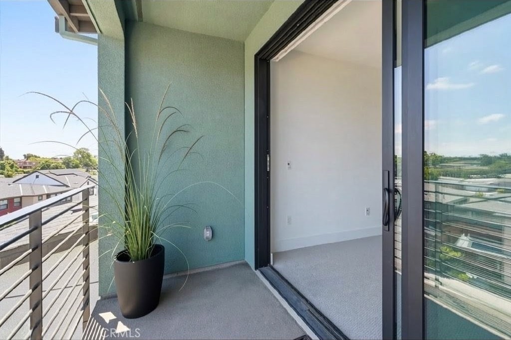 315 Waters Park Circle 10 Property Photo 24