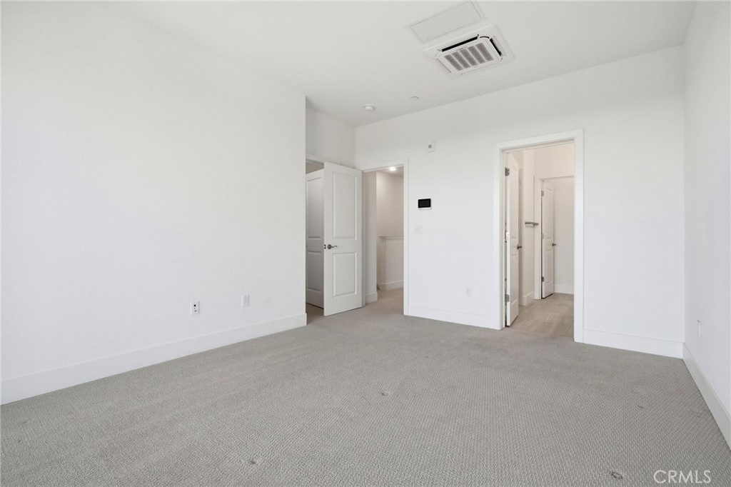 315 Waters Park Circle 10 Property Photo 28