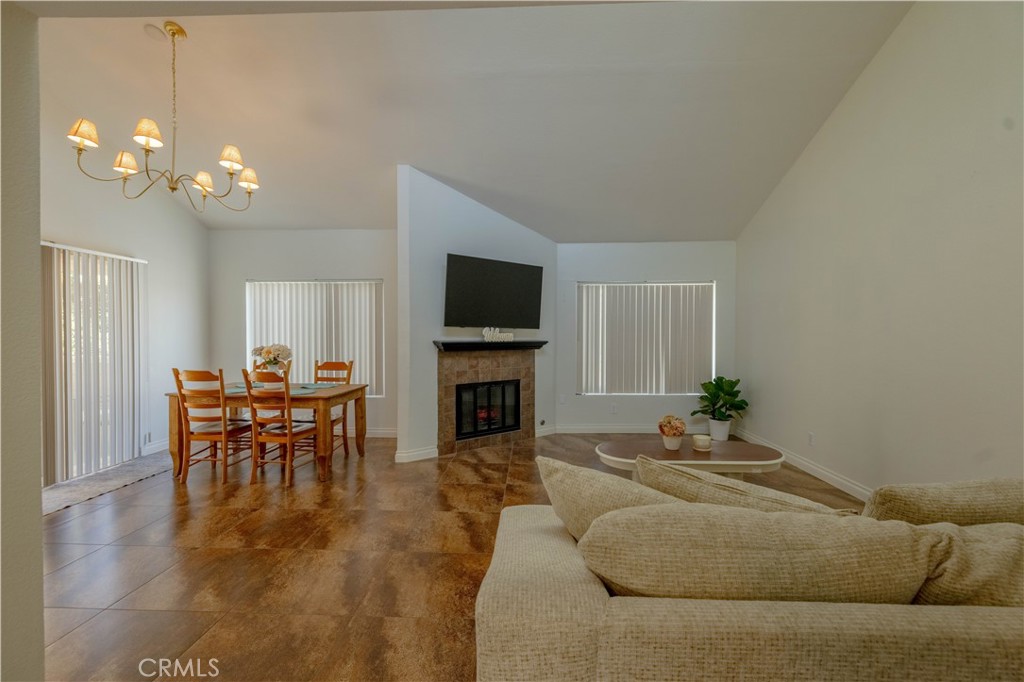 31371 The Old Rd E Property Photo 2