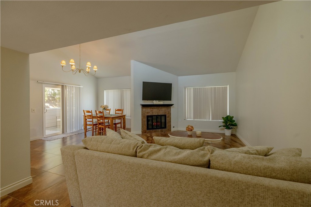 31371 The Old Rd E Property Photo 3