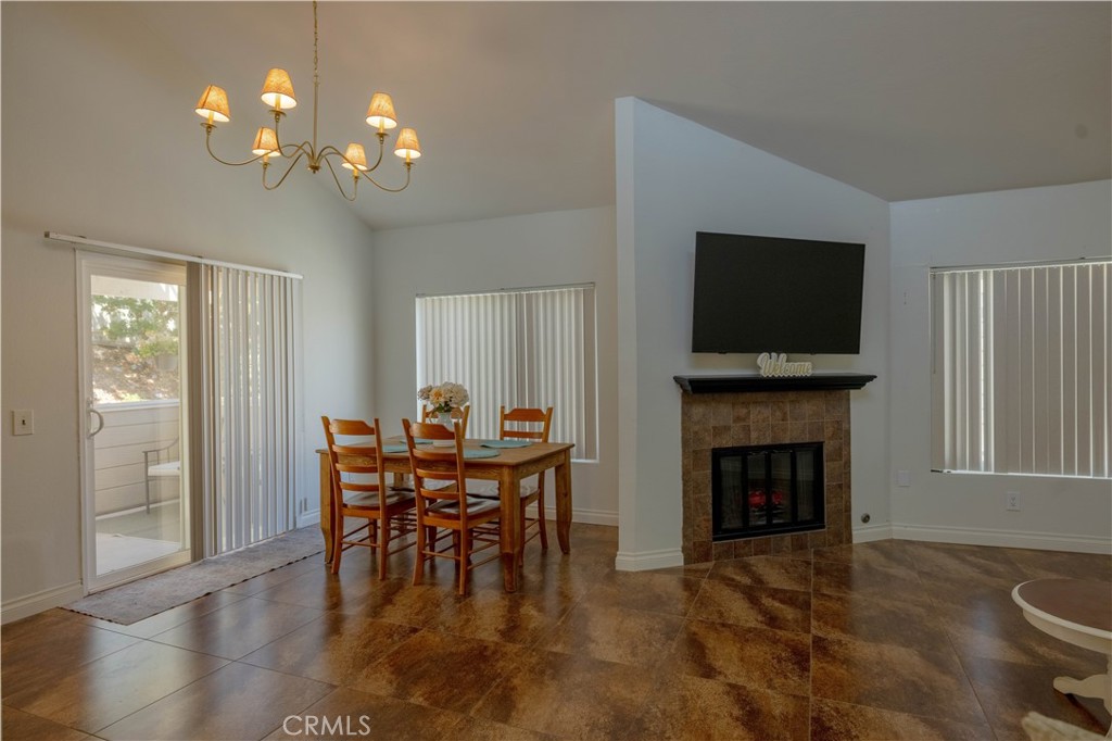 31371 The Old Rd E Property Photo 5