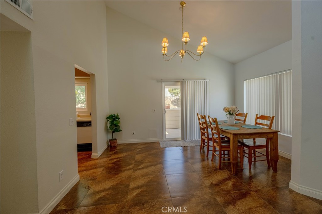 31371 The Old Rd E Property Photo 6