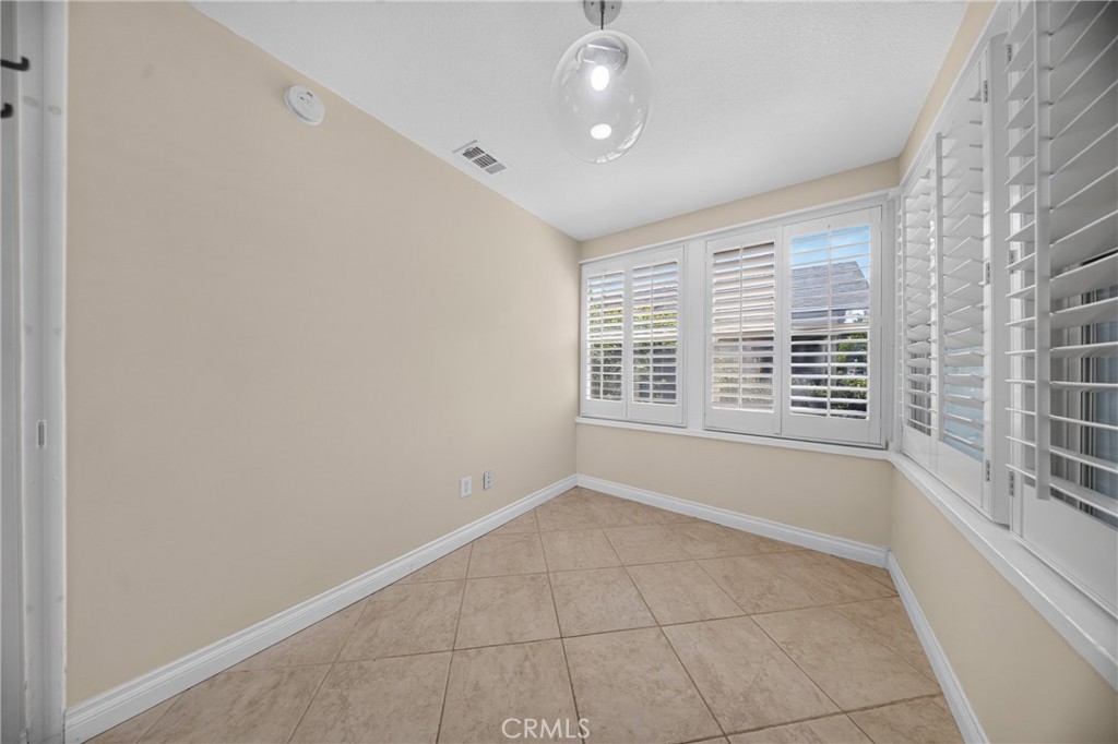 4193 5th Street Property Photo 4