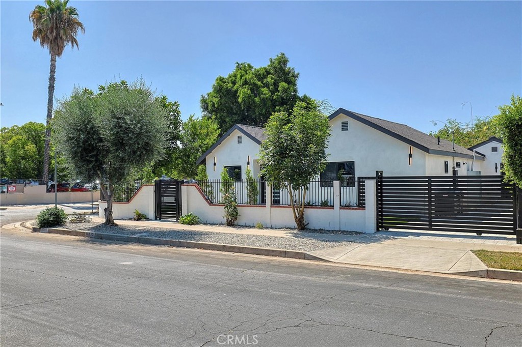 18536 Sunburst Property Photo 1