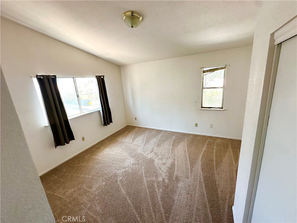 44943 16th E Property Photo 13