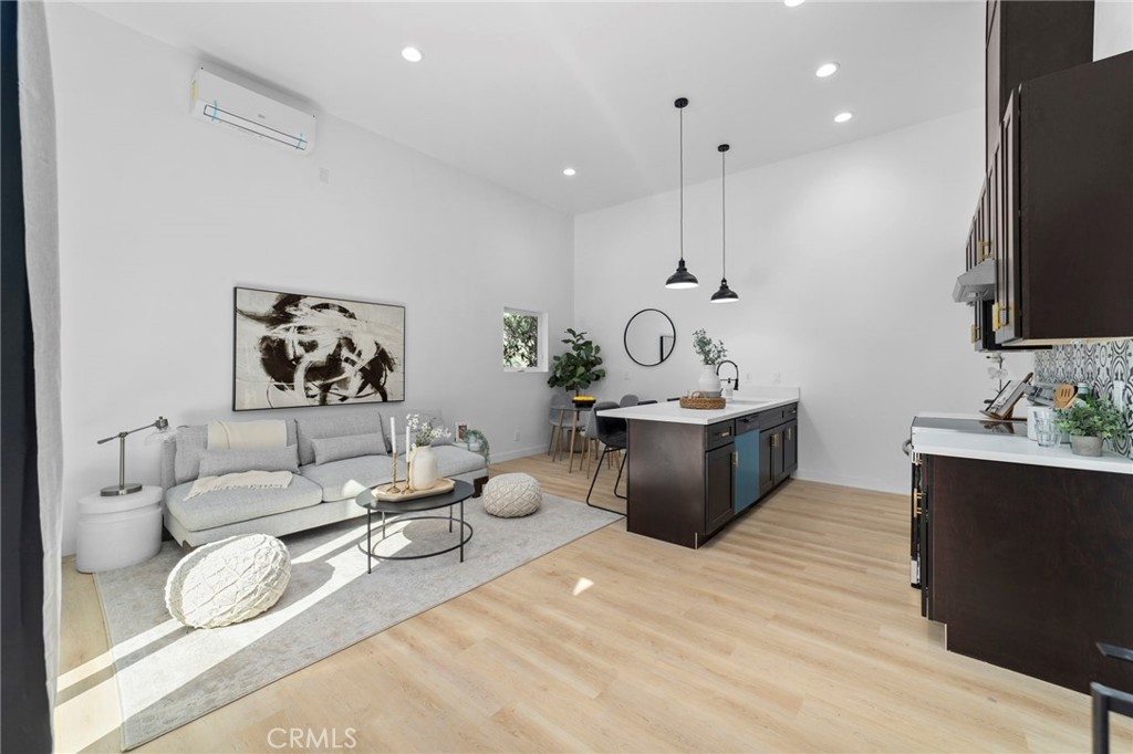 2530 Ganahl Property Photo 3