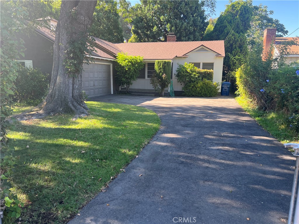 14954 Wyandotte St Property Photo 1
