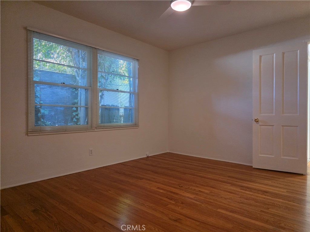 14954 Wyandotte St Property Photo 14