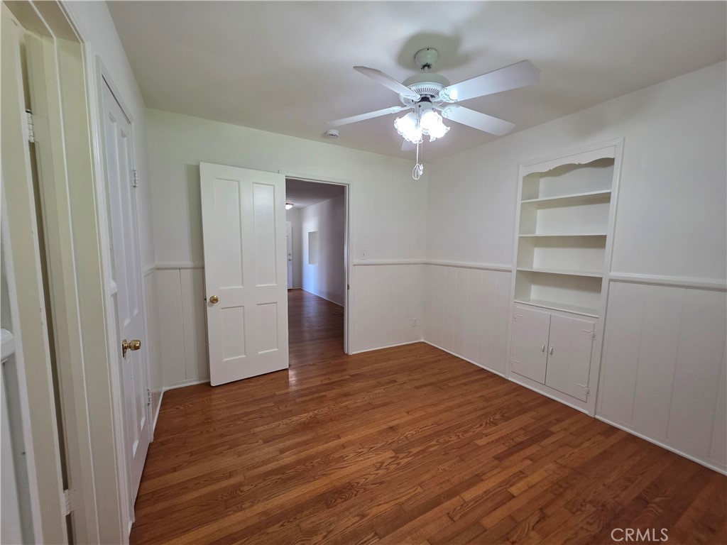 14954 Wyandotte St Property Photo 29