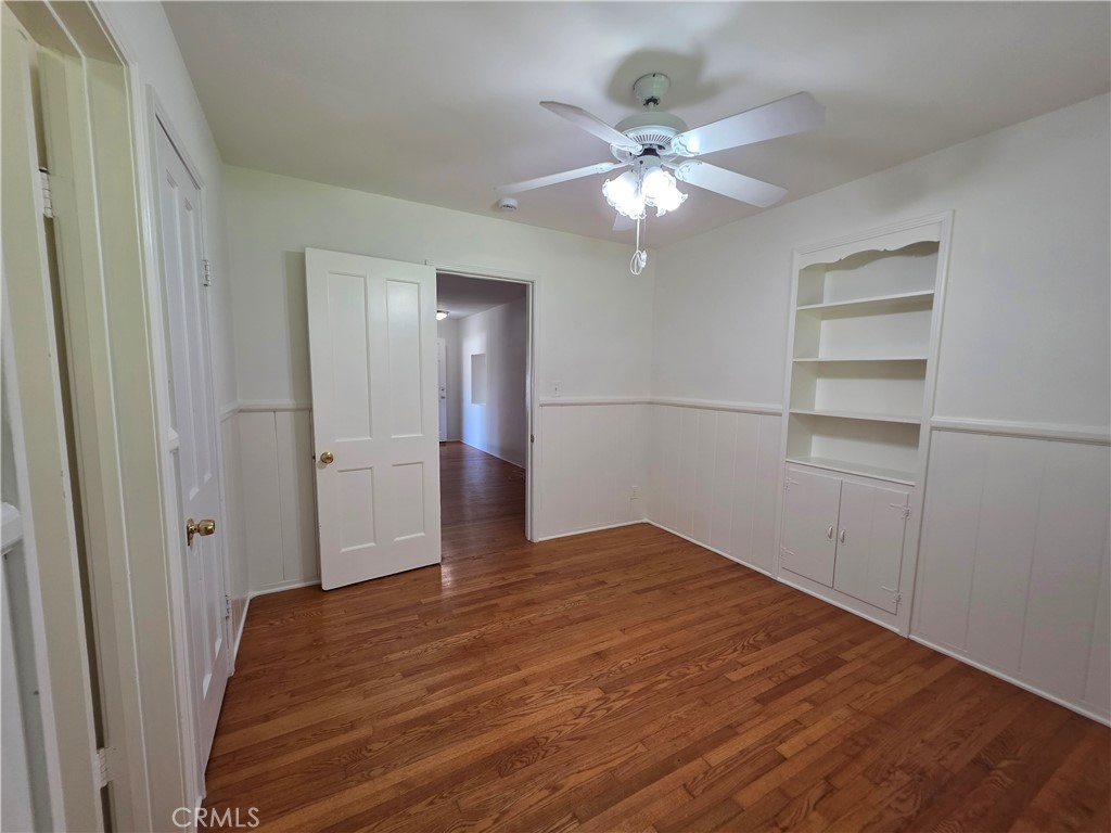 14954 Wyandotte St Property Photo 29
