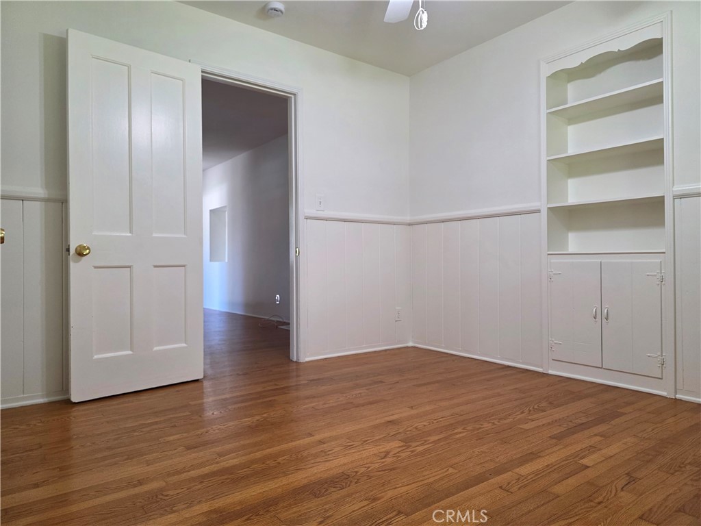 14954 Wyandotte St Property Photo 30