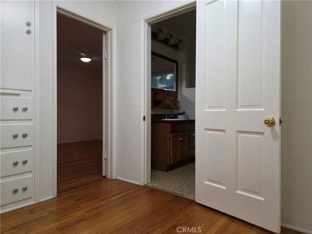 14954 Wyandotte St Property Photo 31