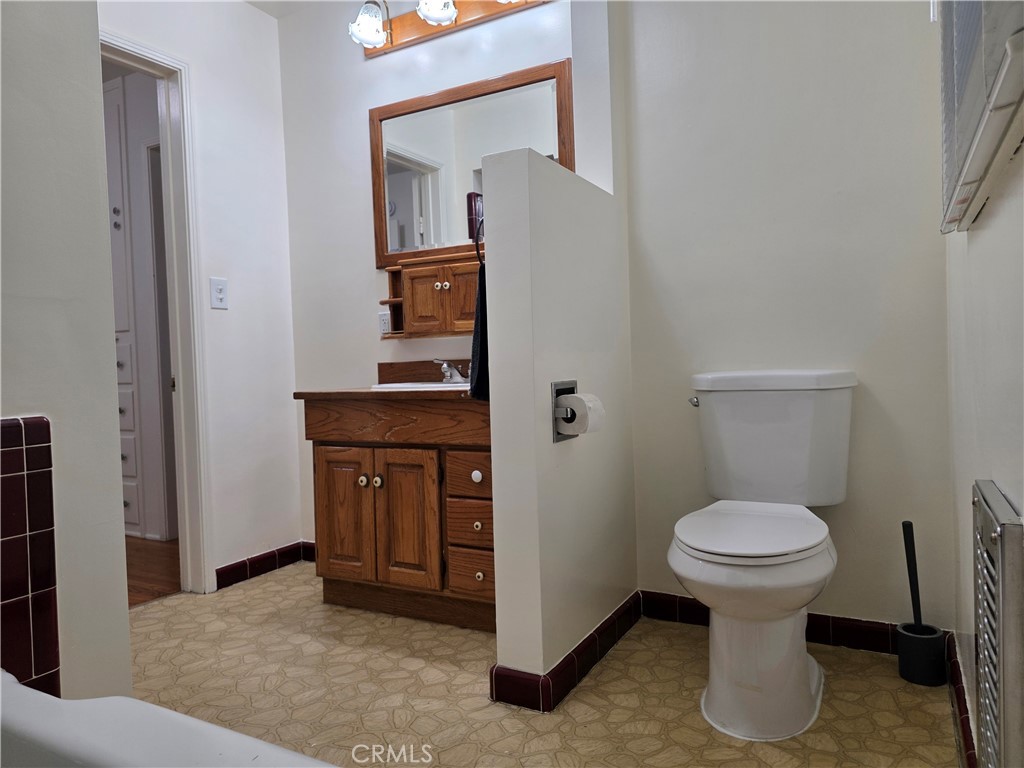 14954 Wyandotte St Property Photo 32