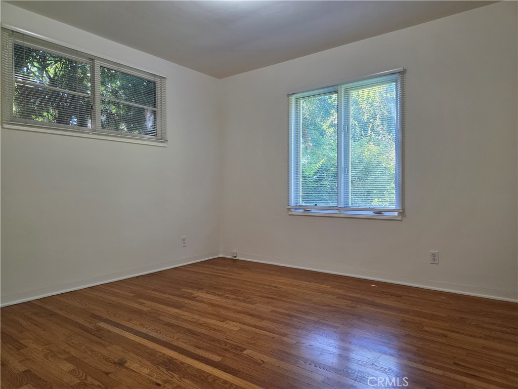 14954 Wyandotte St Property Photo 33
