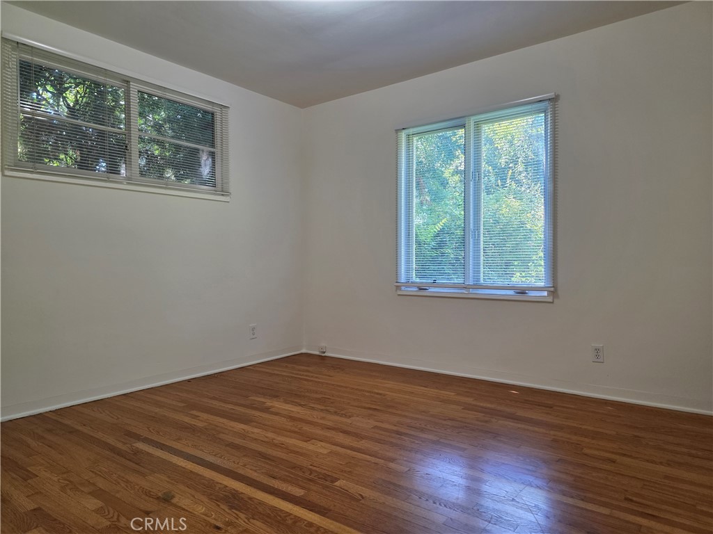 14954 Wyandotte St Property Photo 33
