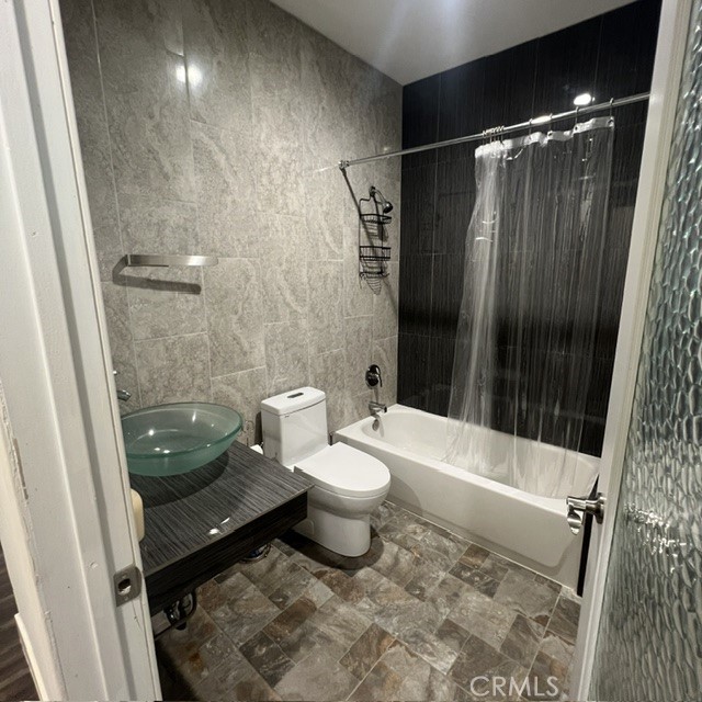 8901 Eton Avenue 11 Property Photo 8