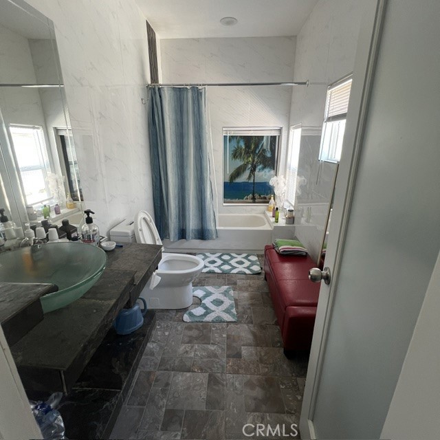 8901 Eton Avenue 11 Property Photo 10