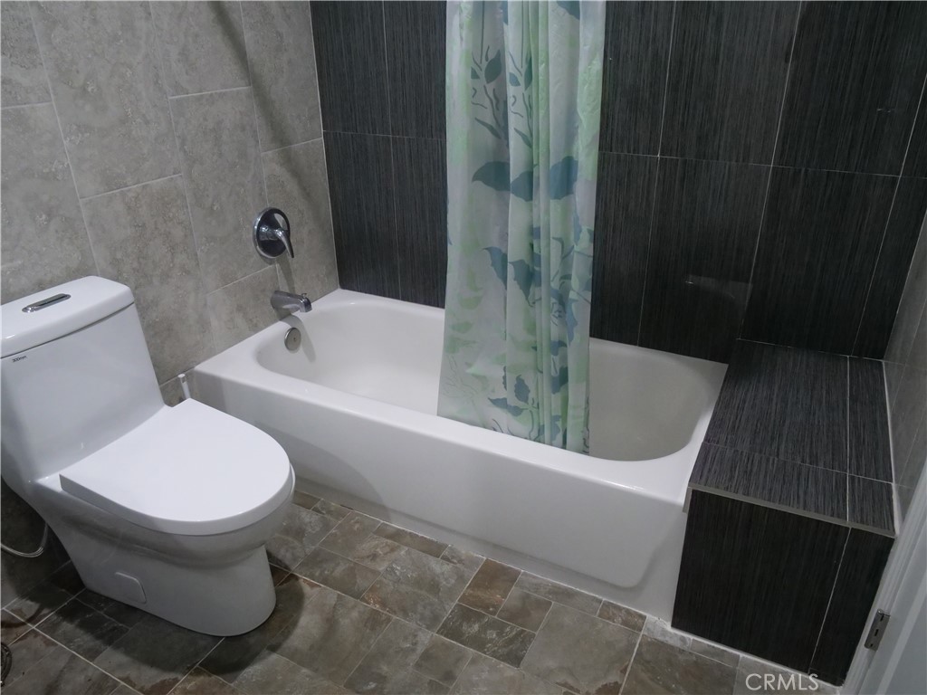 8901 Eton Avenue 11 Property Photo 20