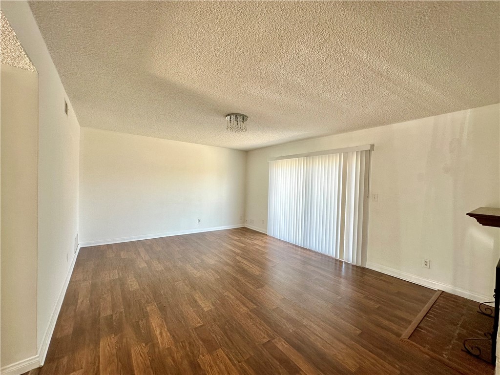 20355 Itasca Street Property Photo 6