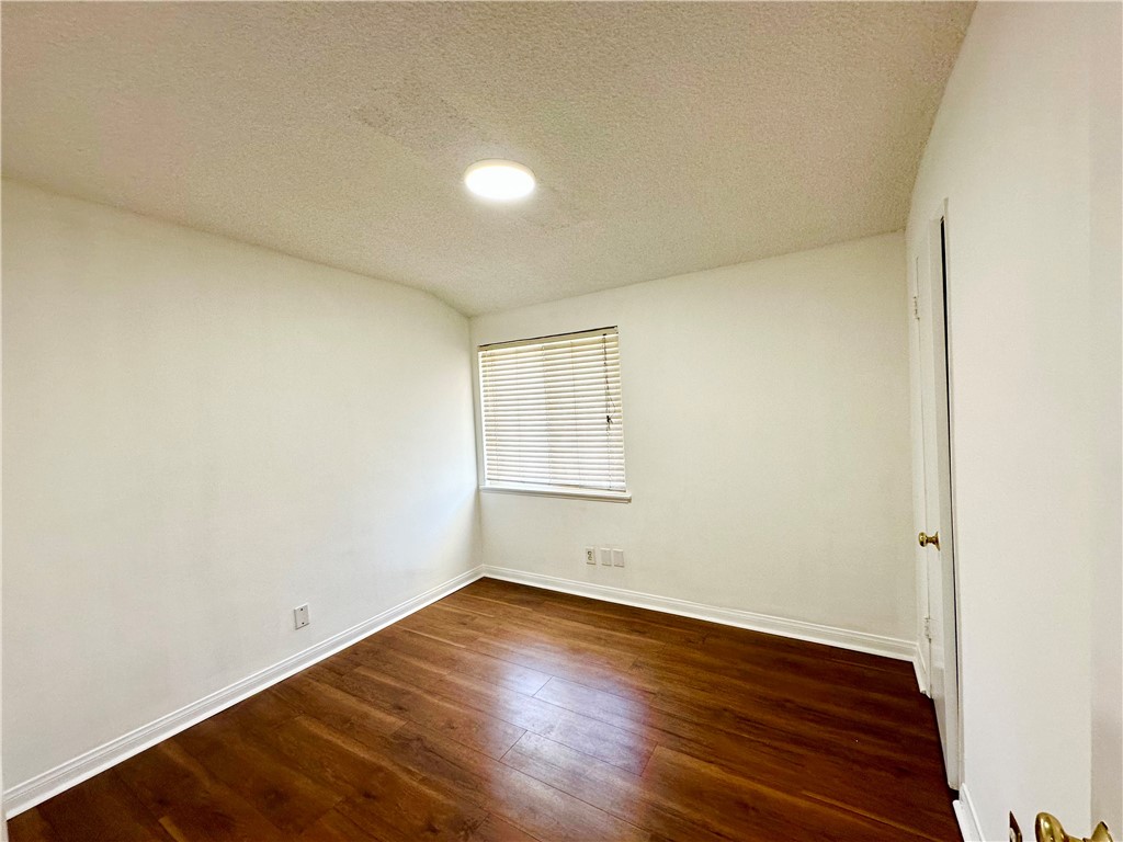 20355 Itasca Street Property Photo 10