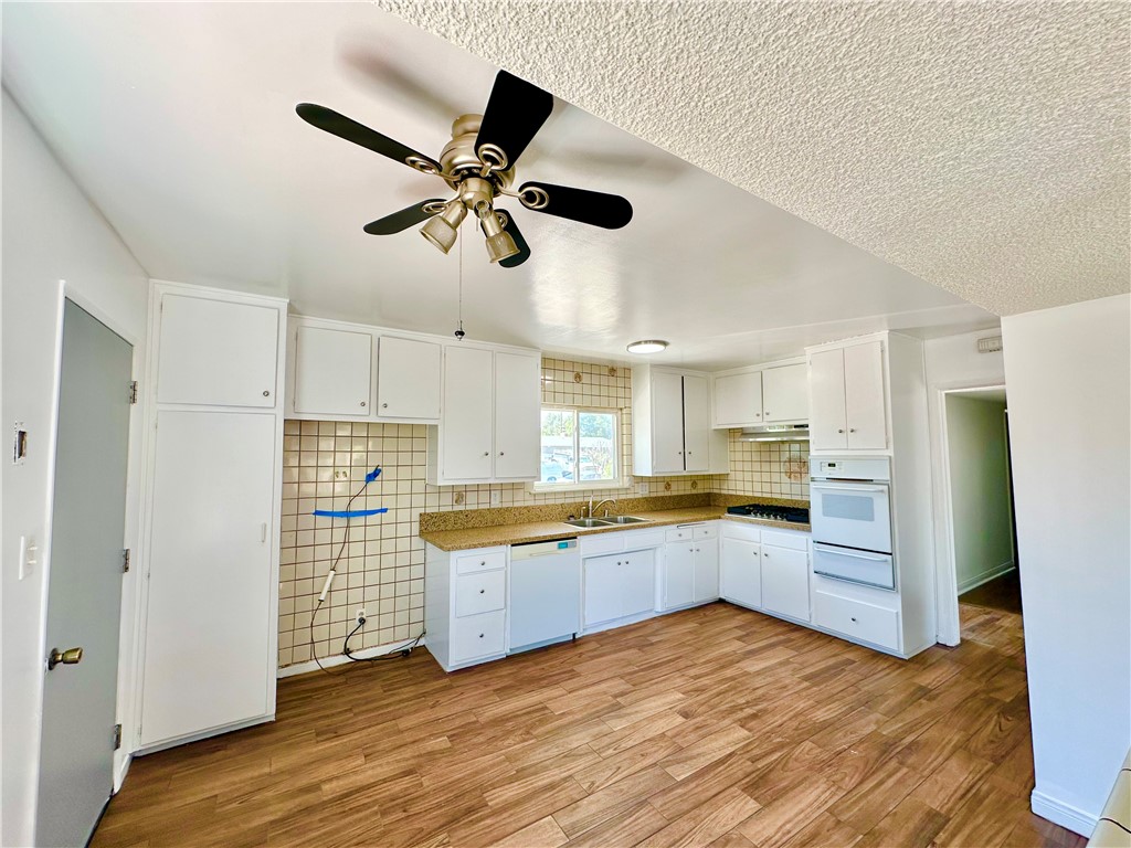 20355 Itasca Street Property Photo 17
