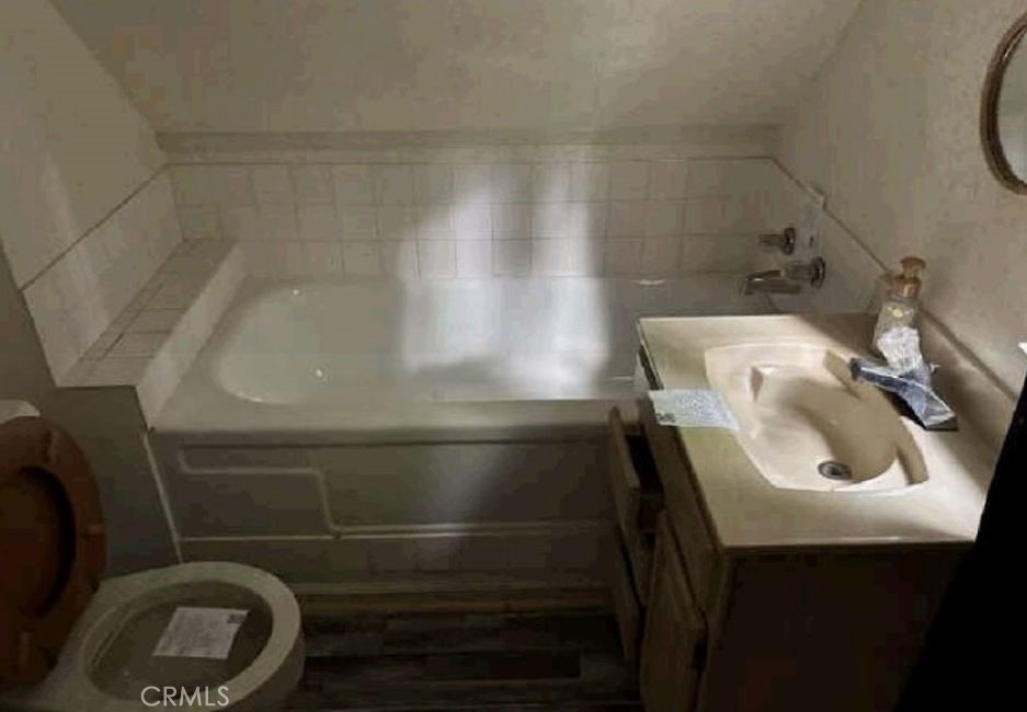17582 New York House Property Photo 15