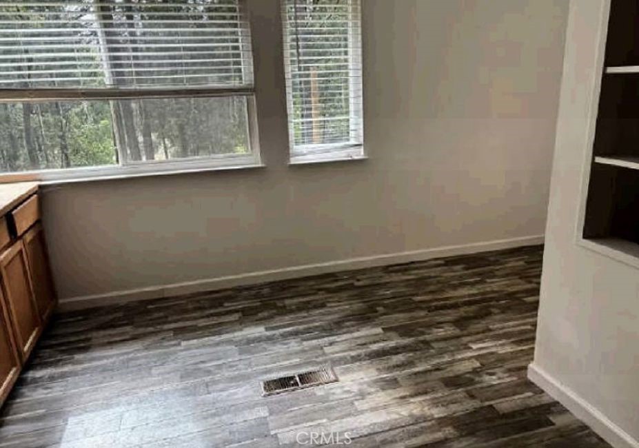 17582 New York House Property Photo 23