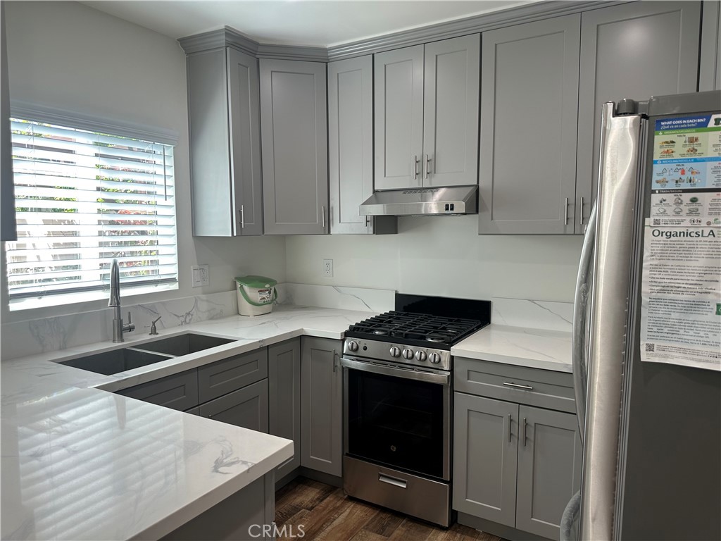 14325 Martha Street Property Photo 3