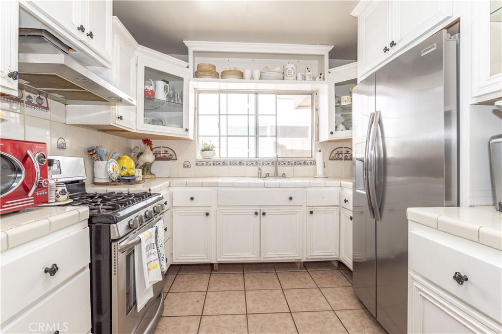 142 N Vendome Street Property Photo 13