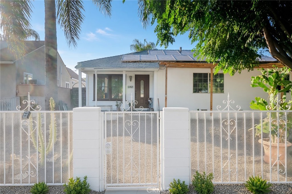 12821 Osborne Property Photo 2