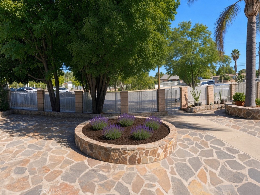 12821 Osborne Property Photo 7