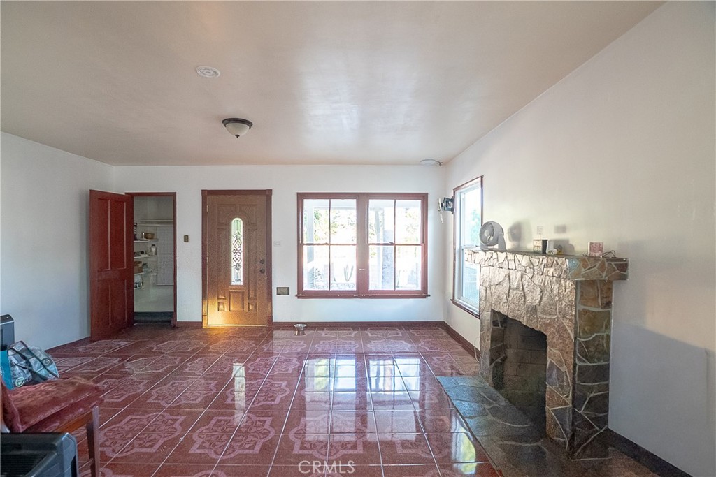 12821 Osborne Property Photo 11
