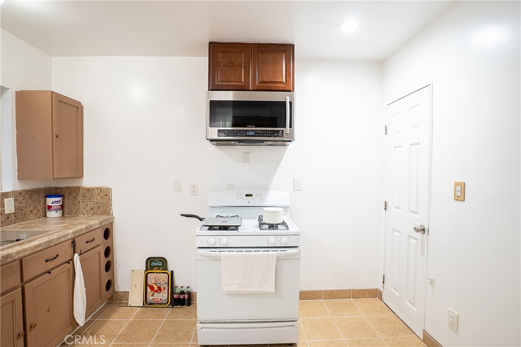 12821 Osborne Property Photo 14