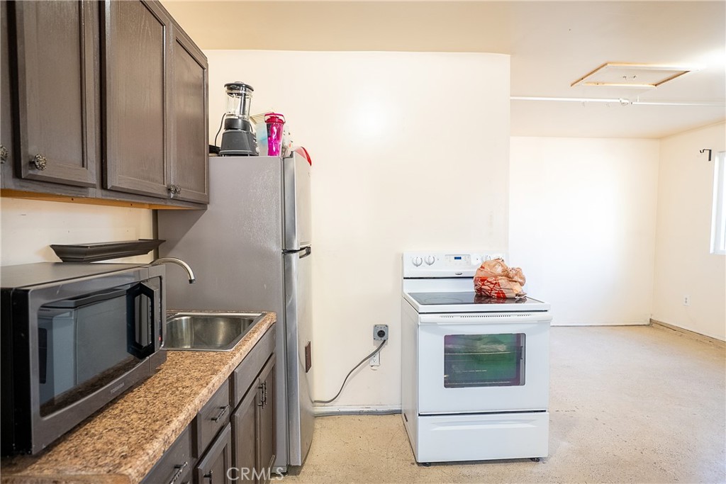 12821 Osborne Property Photo 38