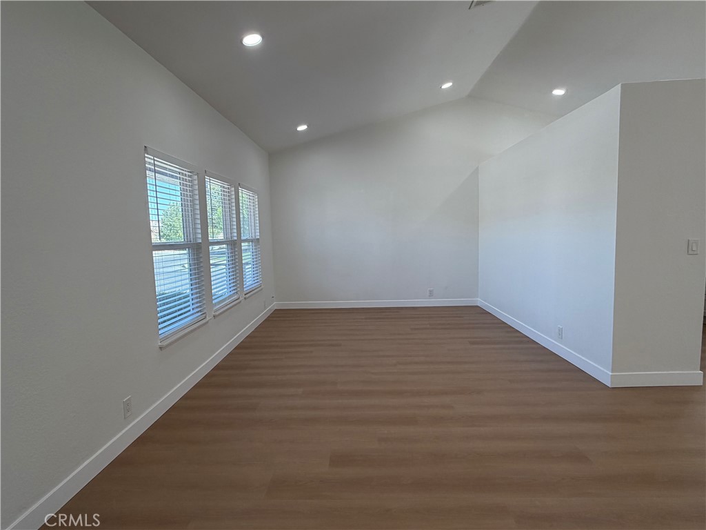 44632 17th W Property Photo 8