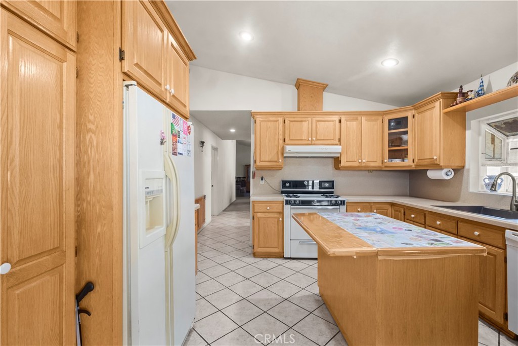 733 E Avenue J12 Property Photo 17