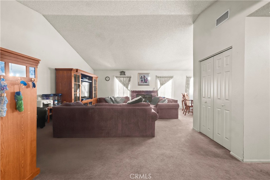 733 E Avenue J12 Property Photo 32