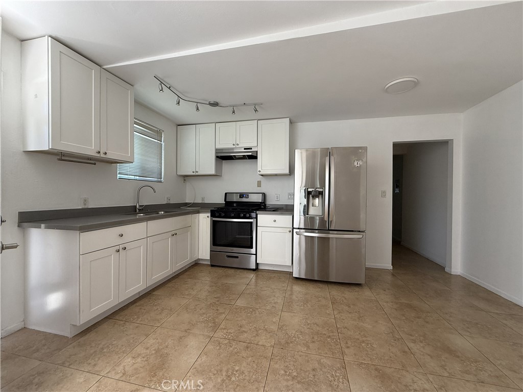 7320 Lindley Property Photo 1