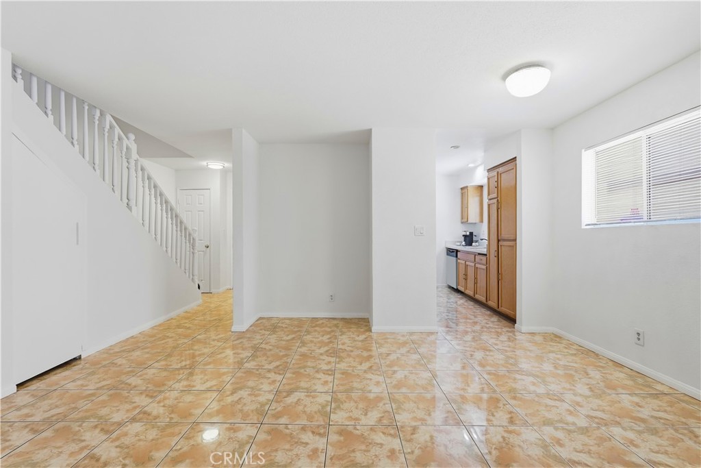 7651 Reseda 13-t Property Photo 3