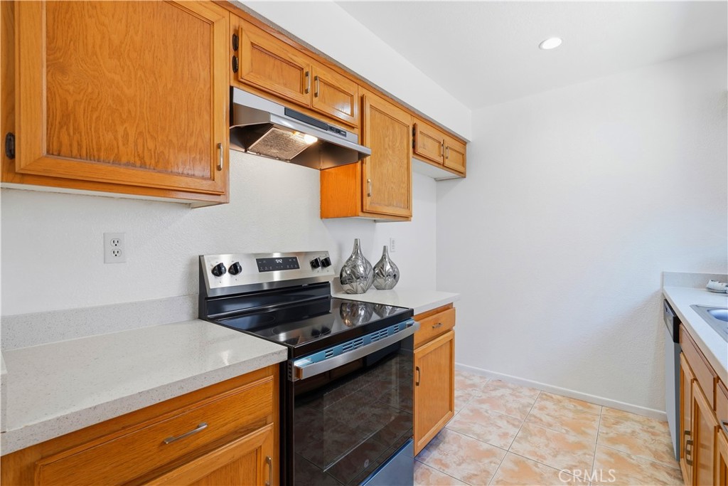 7651 Reseda 13-t Property Photo 7