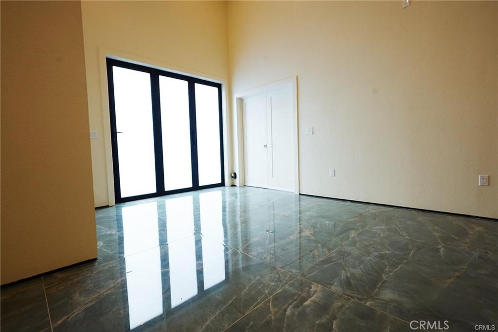 16520 Huron Property Photo 12